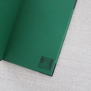 hardcover book Accents - 🍒Harry Potter Fantastic Beasts & Where to Find hardcover book Accents - 🍒Harry Potter Fantastic Beasts & Where to Find